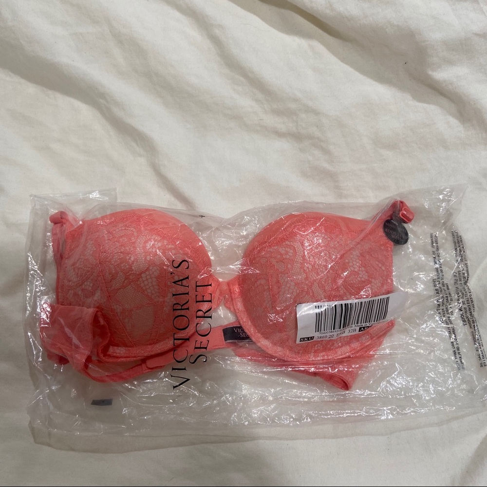 NWT pink victoria’s secret bombshell bra
